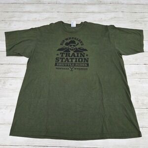 Port & Company T-Shirt Men XL Green Yellowstone Rip Wheeler Train Station